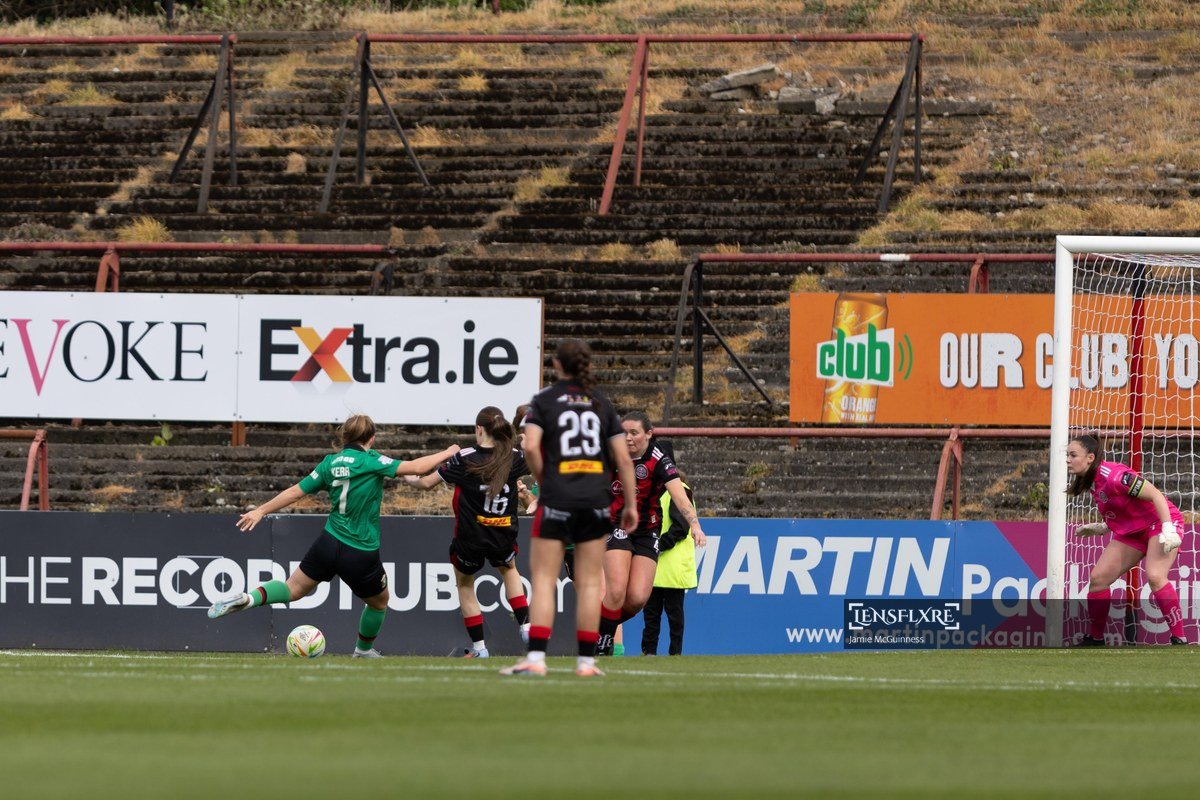 Aimee Kerr of Glentoran shoots to score the opening goal during the All-Island Cup Group match between Bohemians and Glentoran at Dalymound Park, Dublin.